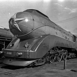 Steam Locomotive type 2-3-2 photo