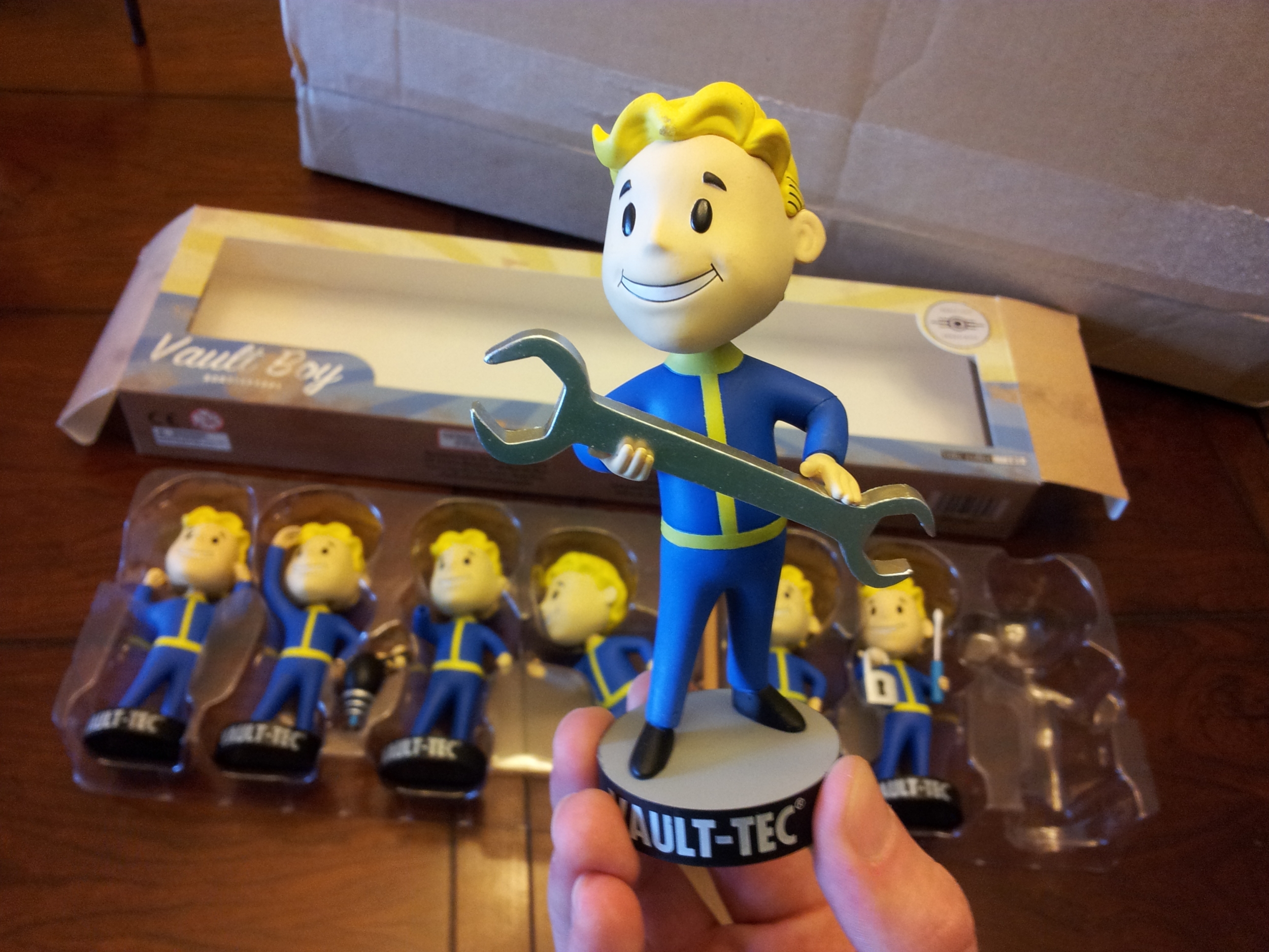 Official Fallout 3 bobbleheads unboxing!