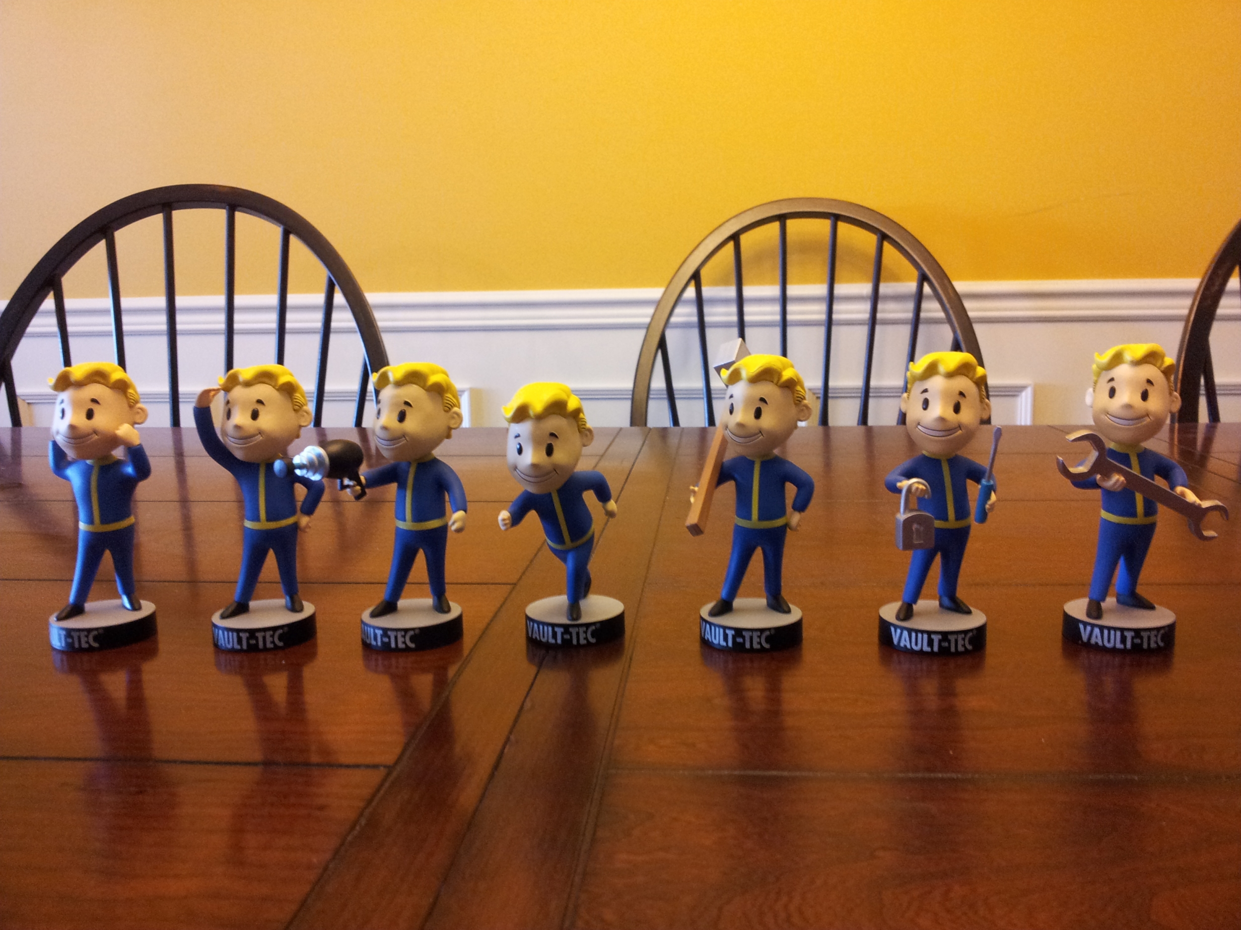 Official Fallout 3 bobbleheads unboxing!